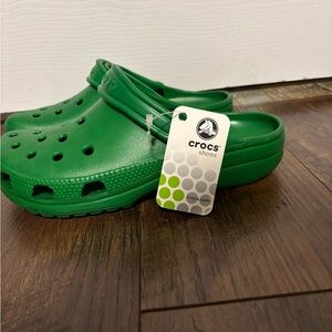 CROCS NWT Green Clogs